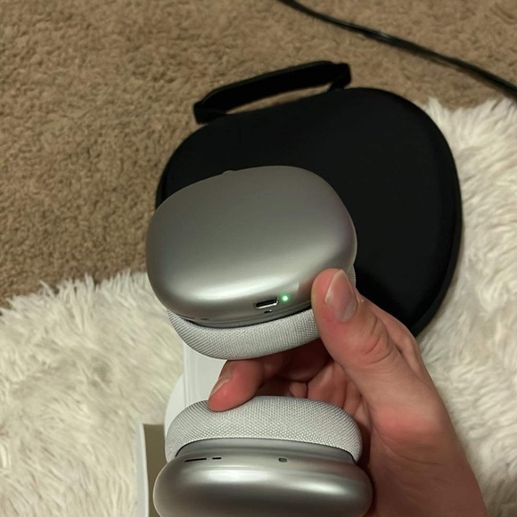 AirPod Max - Picture 4 of 5